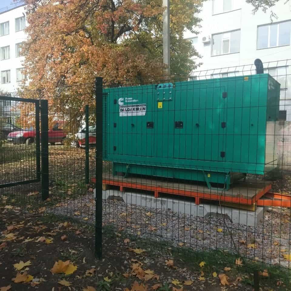 Дизельный генератор Cummins C330D5 для харьковской больницы